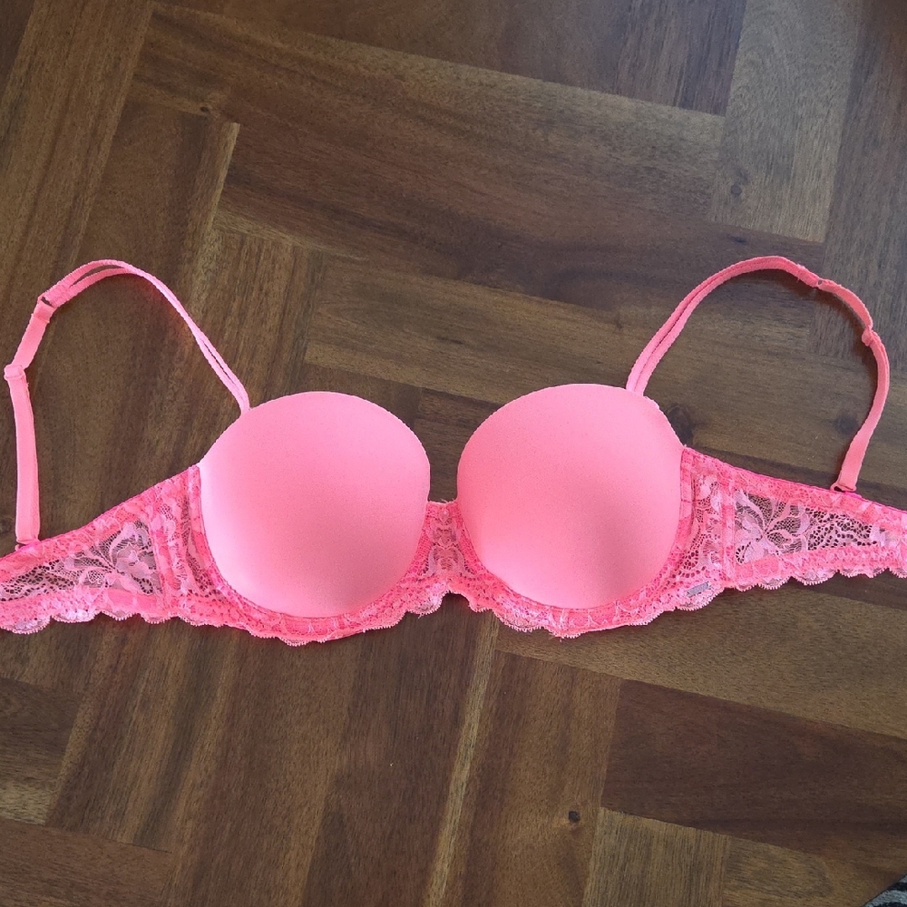 PINK Victoria's Secret Vibrant Pink Lace Bra